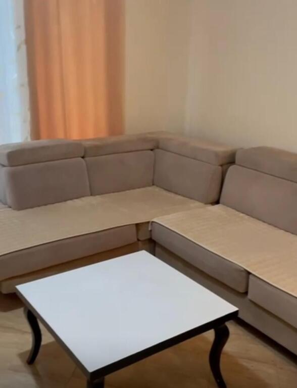 Jepet Me Qera Apartament 2+1+2 Tualete +1 Ballkon