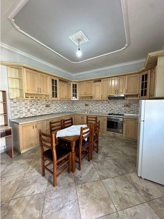 🏡 AFFITTASI Appartamento a Porcelan – SECONDO PIANO DI UNA VILLA(50.000 leke) 500 € /Mese