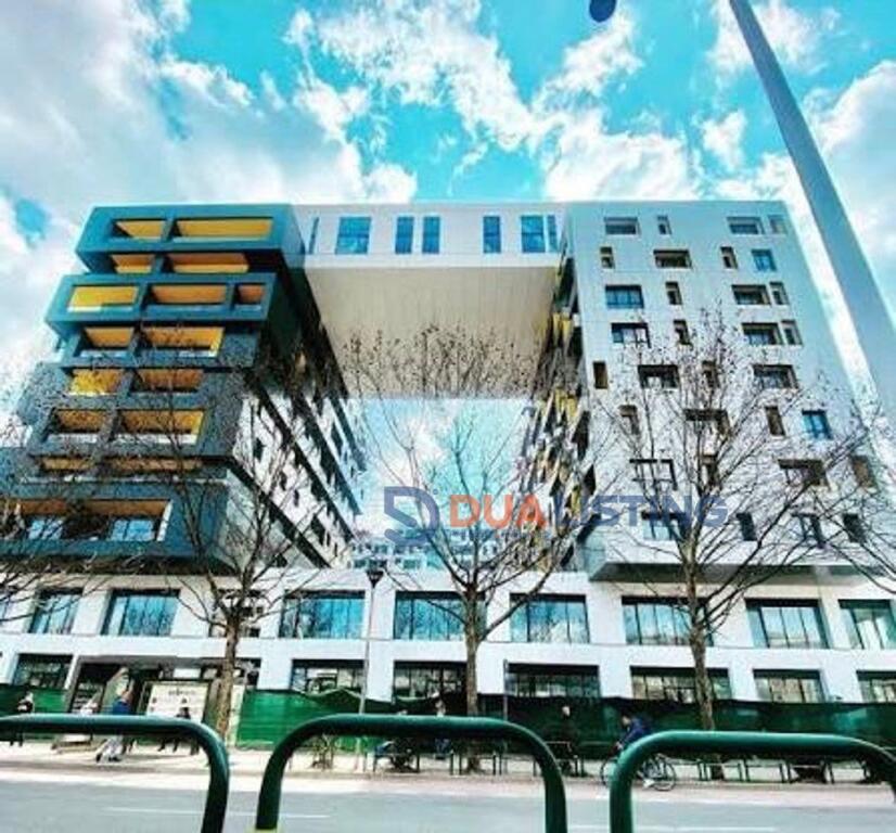 Ambient biznesi per qira ne 📍Rrugen e Kavajes, Kompleksi Square 21!