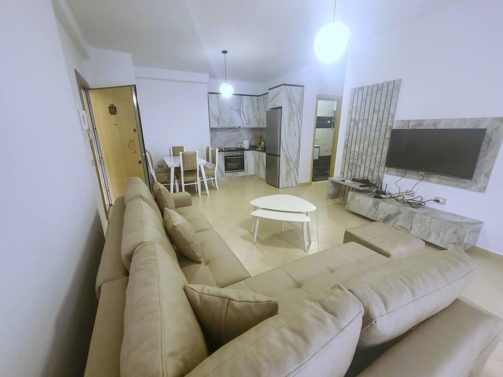 🏠 Apartament 1+1 – Për Qira | Lungo Mare, Vlorë