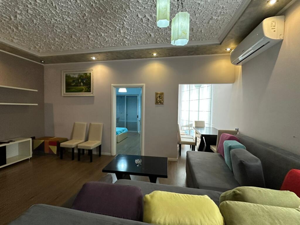 Apartament - Për Qira 2+1+PARKIM te FRESKU