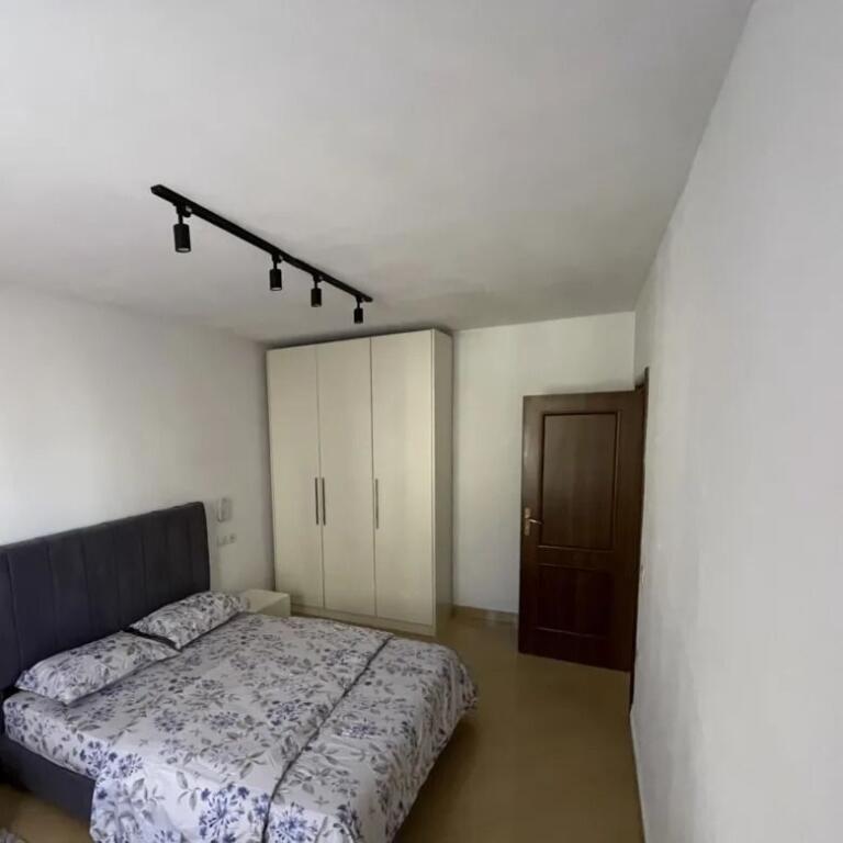 Qera | Apartament 2 + 1 | Qender | 750 €/muaj