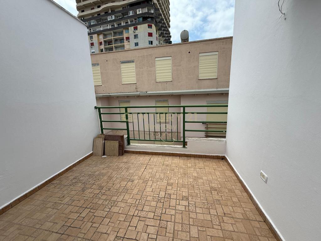 SHITET APARTAMENT 1+1+2 TEK SHKEMBI KAVAJES