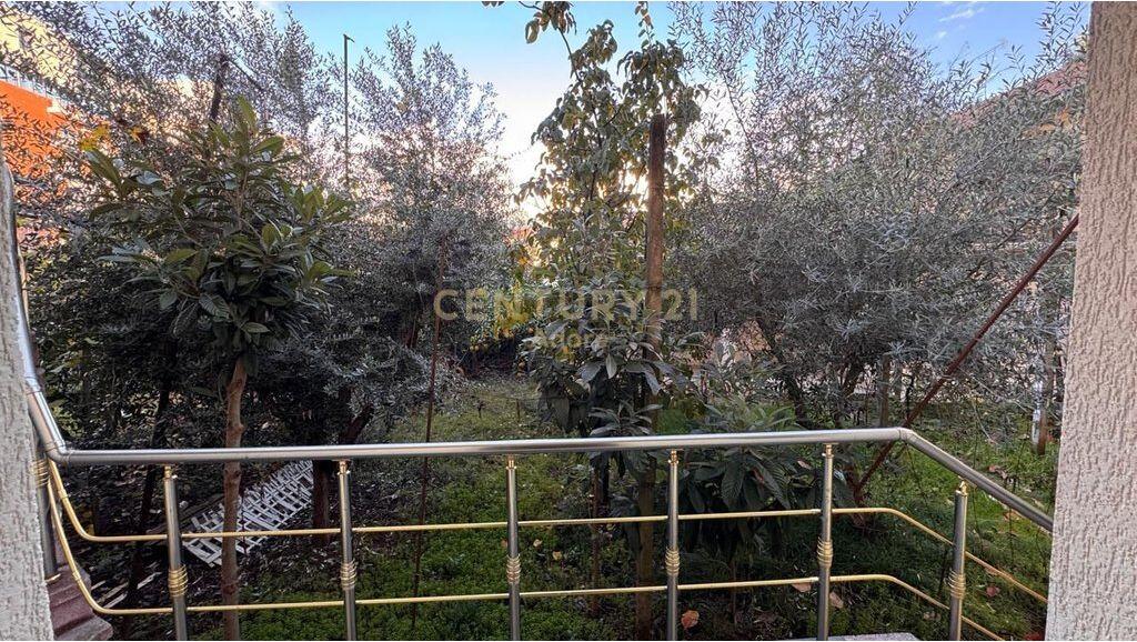 Apartment 2+1 with yard and parking space for rent – Fortuzi Street!