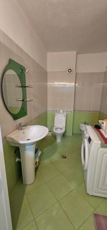 Shitet Apartament 2+1+2