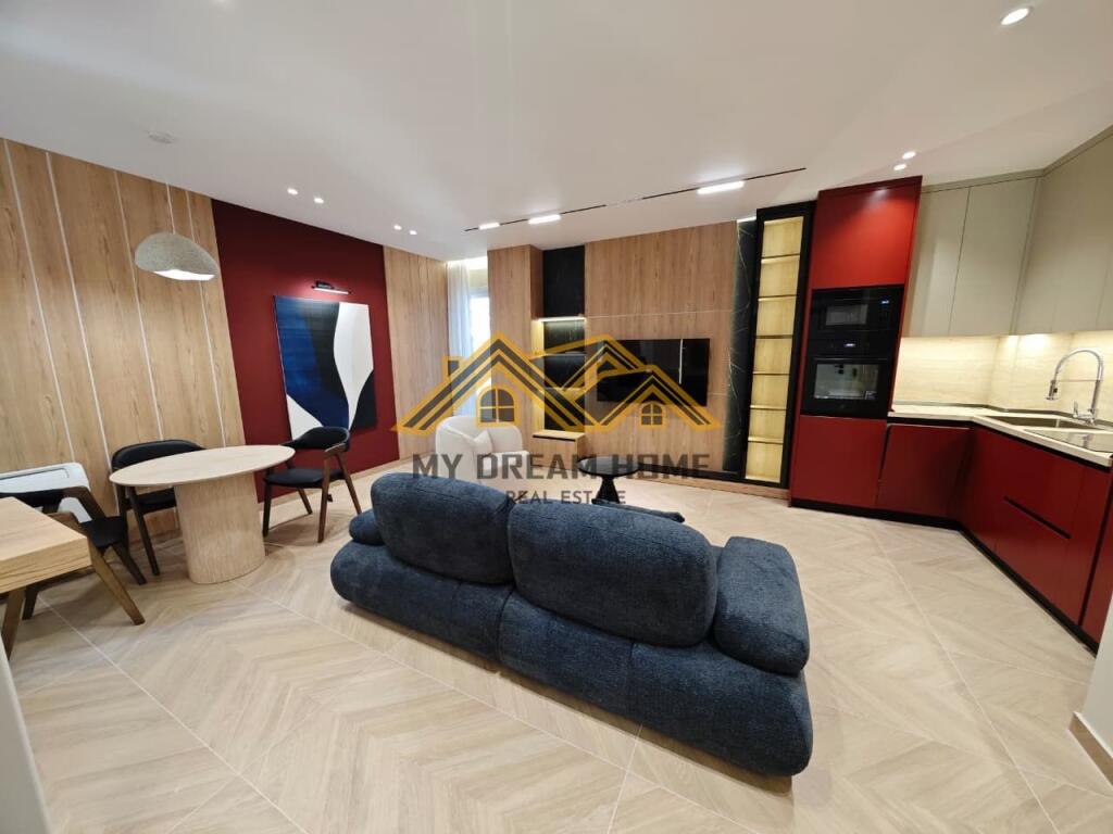 APARTAMENT 1+1 NE QENDER DURRES, PER QIRA !