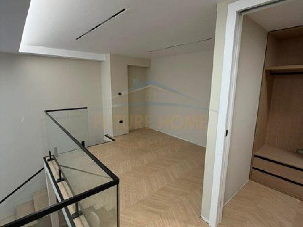 For sale, Duplex + Parking Spot, Golden Park