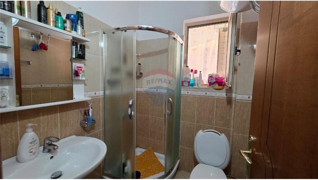 🏠 Apartament 2+1 – Për Shitje 📍 Rruga Onufri, pranë Kishës Ortodokse, Vlorë