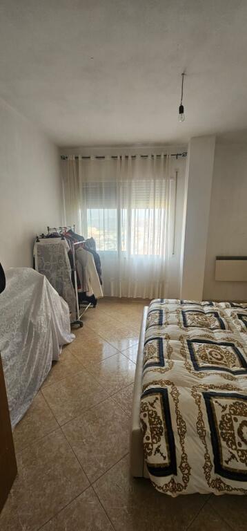 Shitet Apartament 2+1+2