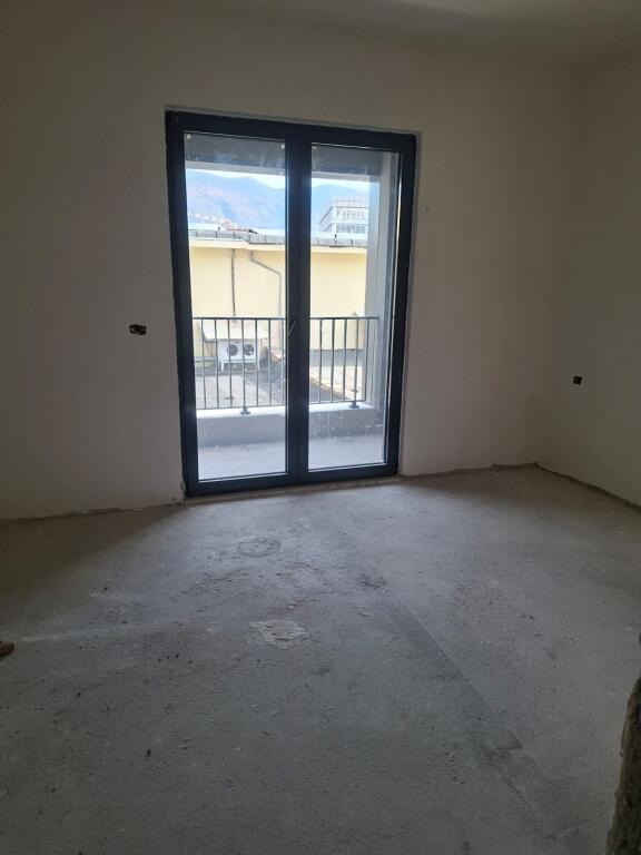 SHITET APARTAMENT 1+1 BULEVARDI I RI