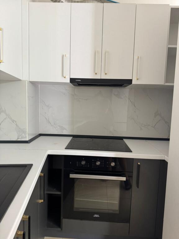 Jepet Me Qera Apartament 1+1+1 Ballkon