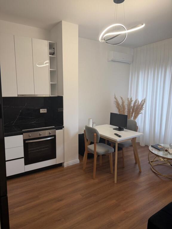 Apartament me qera - Buelavardi i Ri