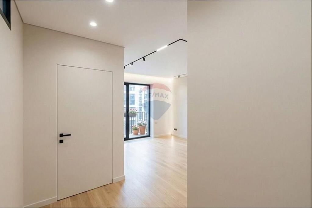 Jepet me Qira Ambjent Biznesi Te Liqeni i Thatë