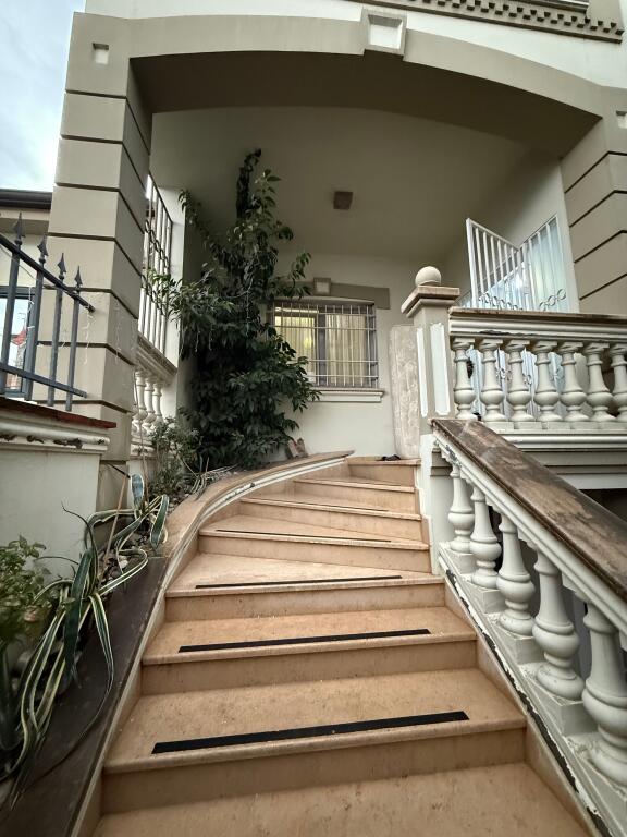 Apartament 2+1 me qira tek Vilat Amerikane, Rruga e Elbasanit