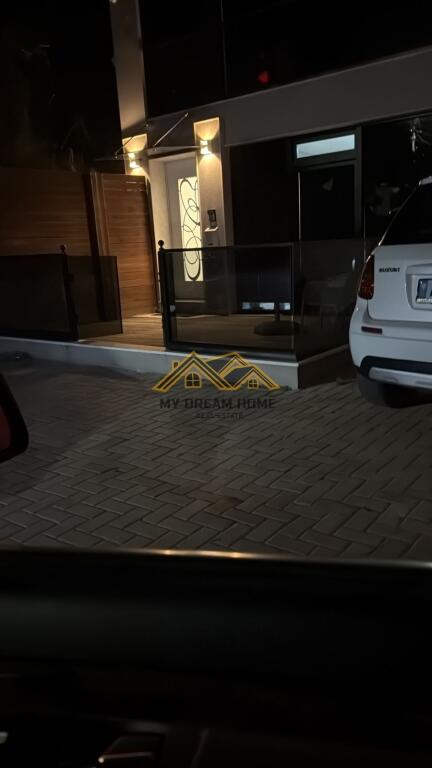 JEPET ME QIRA APARTAMENT UNIK TEK GJYKATA DURRES