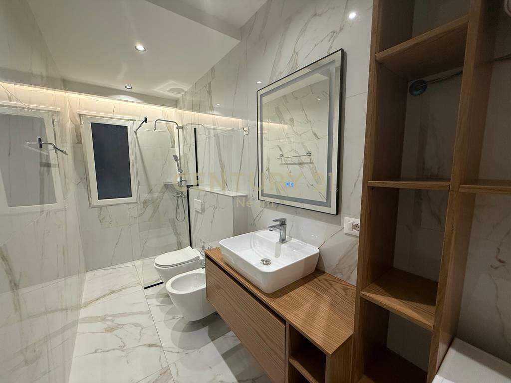 APARTAMENT ME QIRA 2+1+2 TEK KODRA E DIELLIT, ME POST PARKIMI