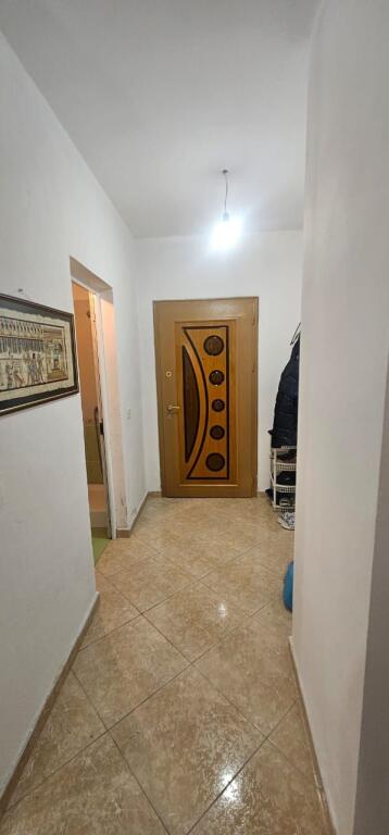 Shitet Apartament 2+1+2