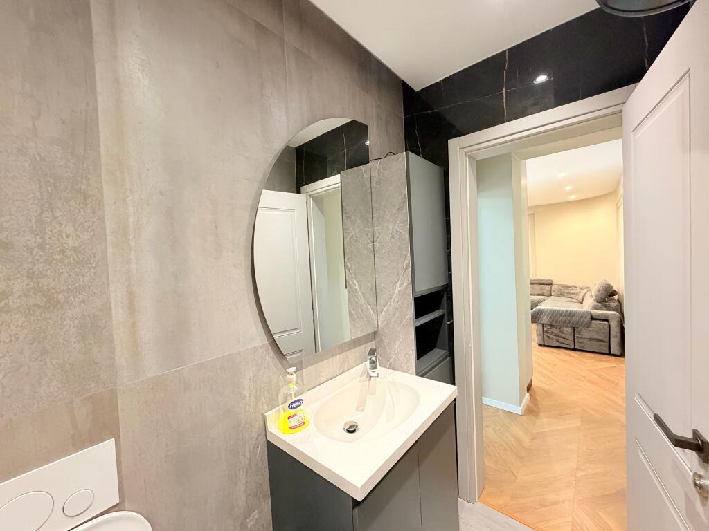 Shitet SUPER APARTAMENT 1+1 tek Rezidenca "Kodra e Diellit"