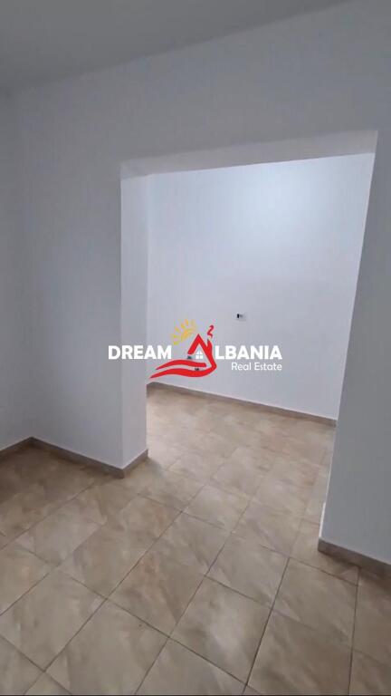 Appartamento 1+1 in vendita a 21 Dhjetori, vicino all'Hotel Mondial a Tirana (ID 4119458)