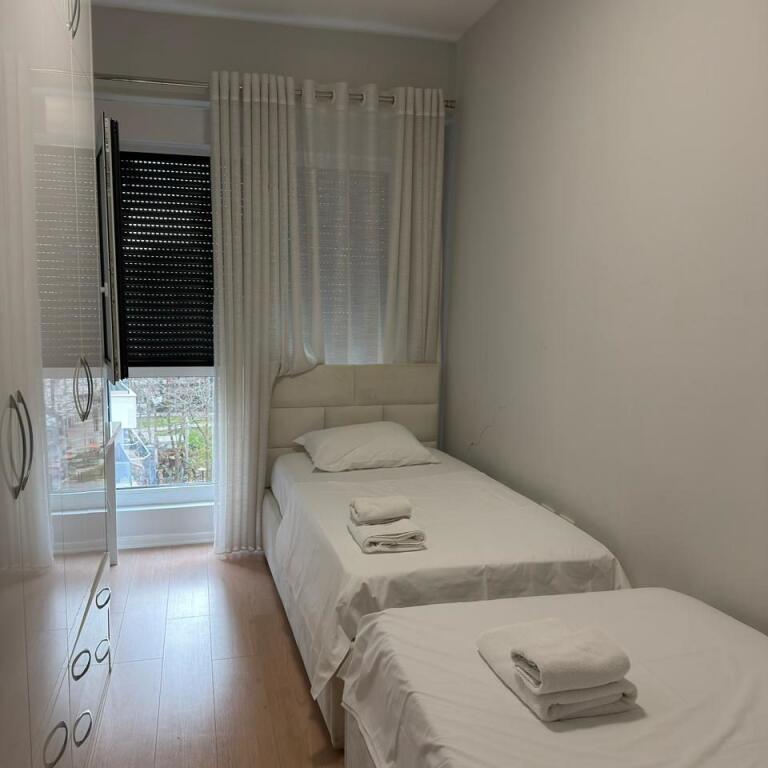 APARTAMENT NE SHITJE 2+1+2 TE KOMPLEKSI KONTAKT , 21 DHJETORI