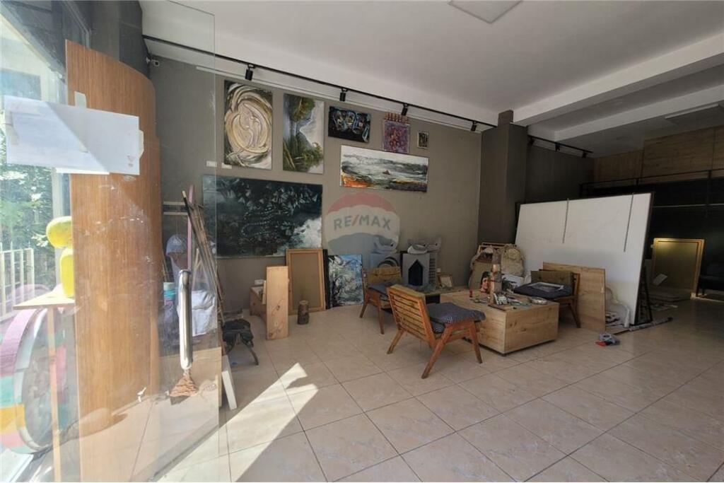 COMMERCIAL UNIT FOR SALE IN YZBERISH!