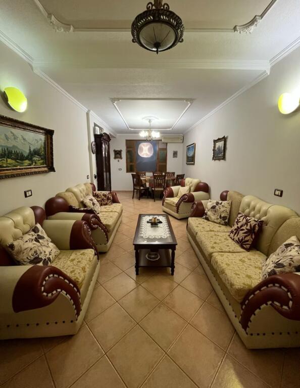 Jepet Me Qera Apartament 2+1+1 Ballkon