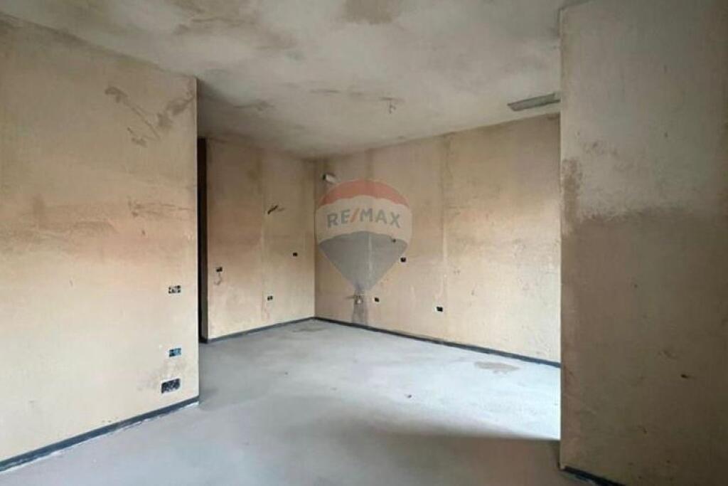 Per shitje apartament 2+1, rruga Ali Demi!