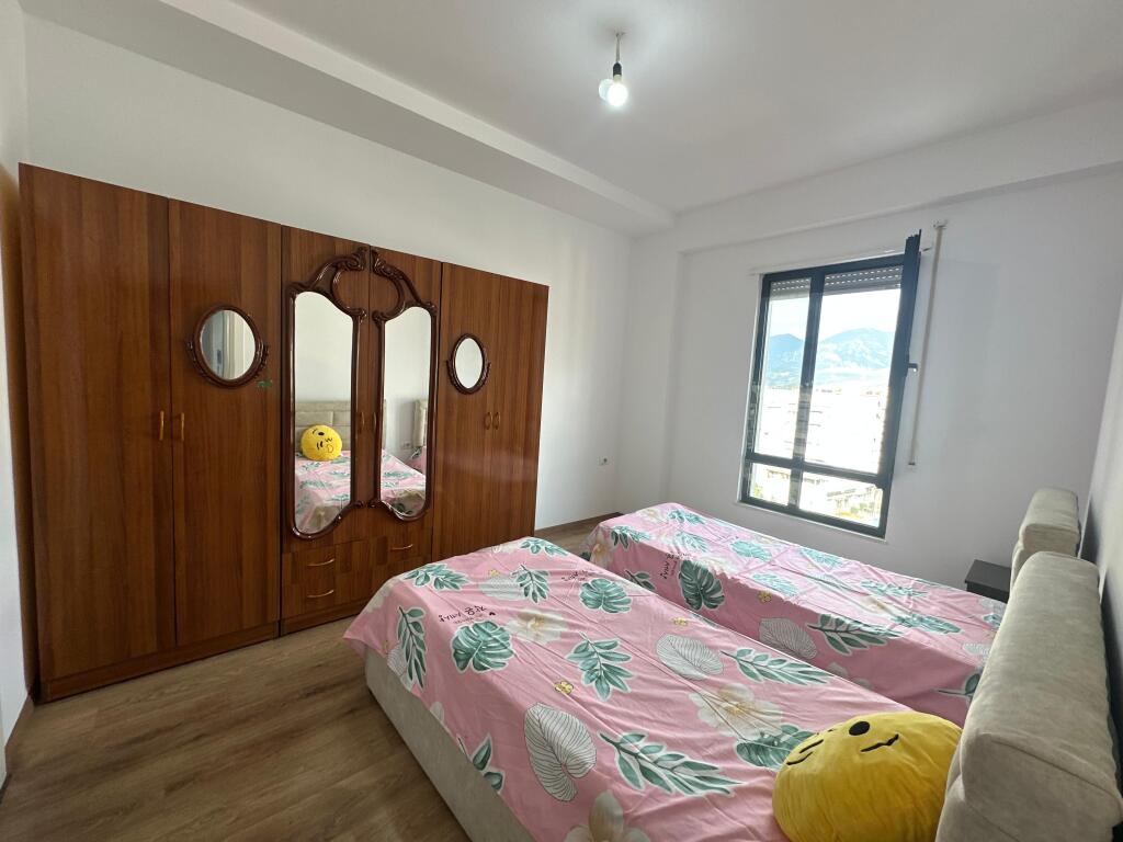 Apartament me qera 2+1