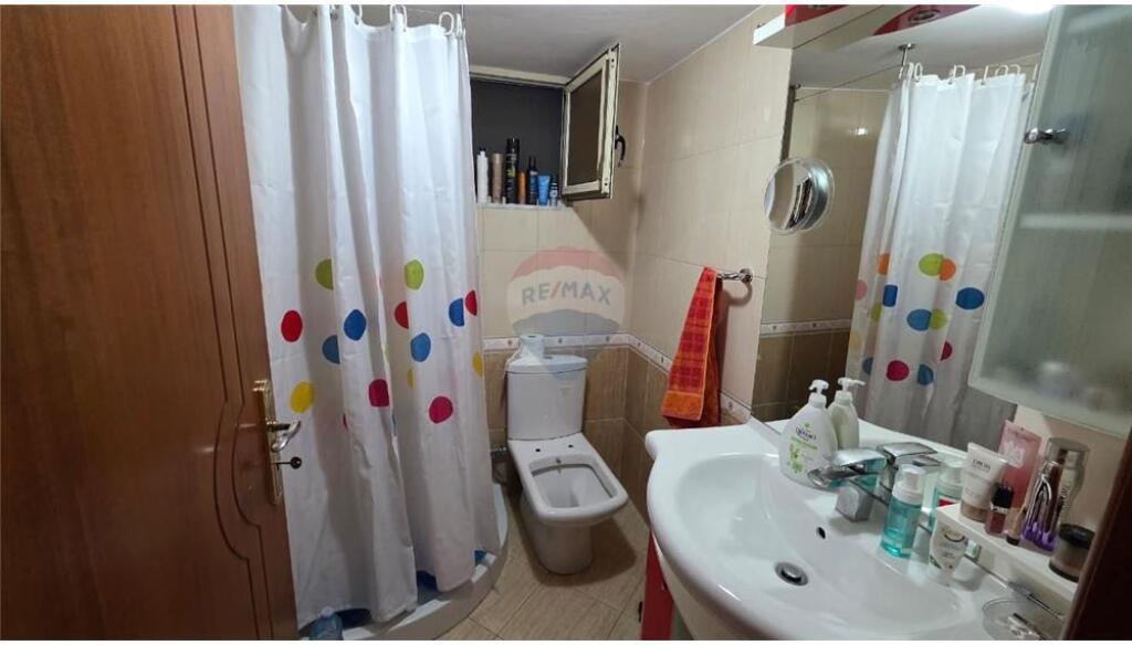 🏠 Apartament 2+1 – Për Shitje 📍 Rruga Onufri, pranë Kishës Ortodokse, Vlorë