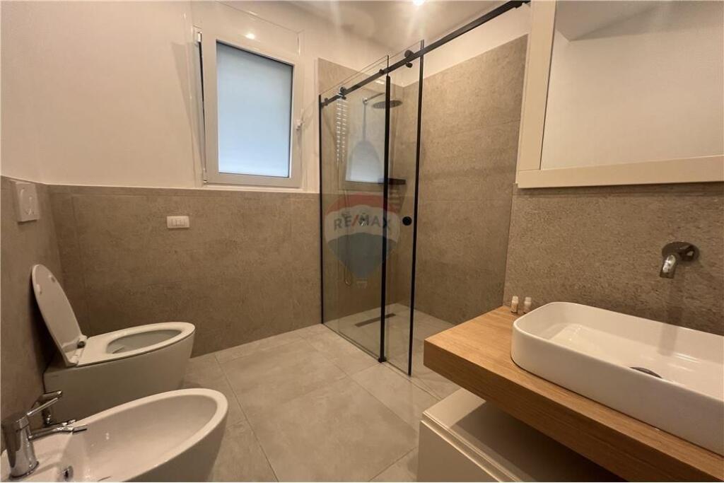 🏡 Garsoniere – Për Qira | Sulejman Delvina, Vlorë