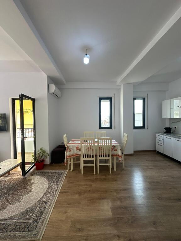 Apartament me qera 2+1