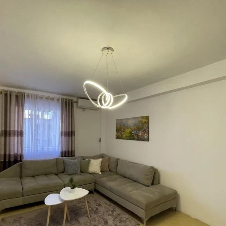 Qera | Apartament 2 + 1 | Qender | 750 €/muaj