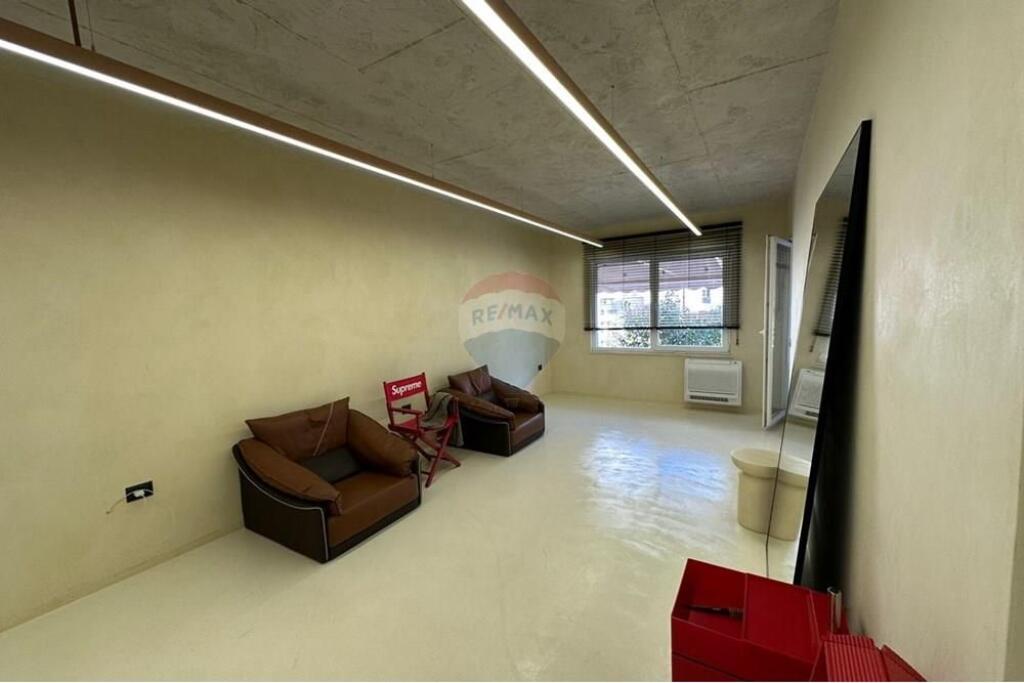 Business Unit for Sale – Paris Municipality