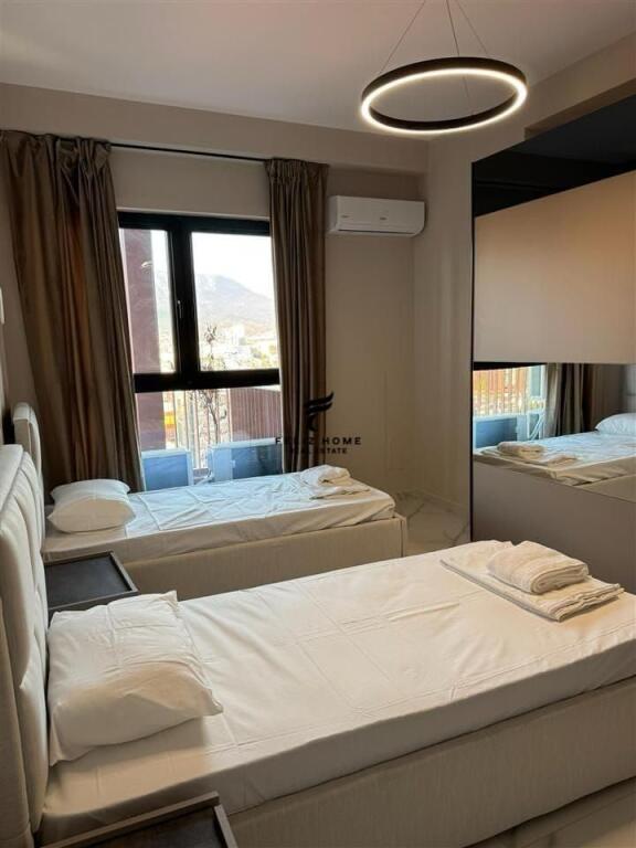 APARTAMENT ME QERA 3+1+2 RRUGA E KAVAJES 1.900 EURO