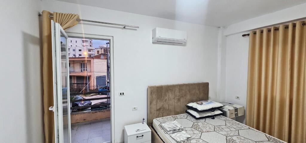 QERA - APARTAMENT ME QIRA DURRËS PLAZH  350 EURO