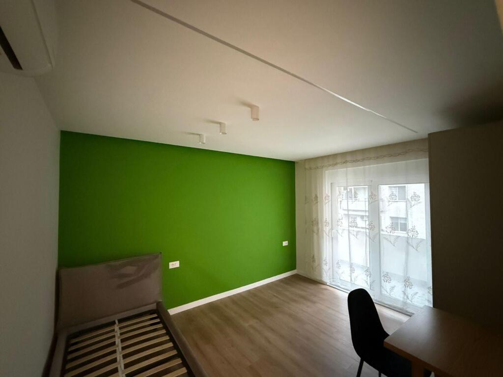 Apartament 2+1 per qira tek Rruga e Kavajes.