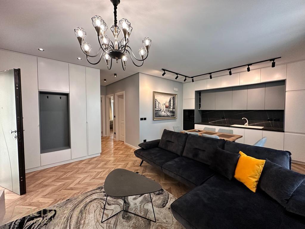 OFROJ PER QIRA APARTAMENT 2+1+2 ME POST PARKIMI PRANE TEGUT!