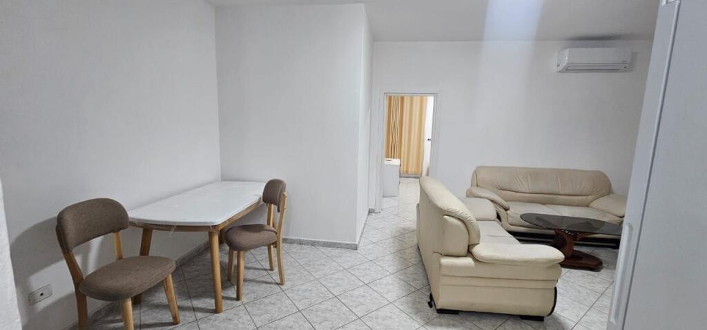 QERA - APARTAMENT ME QIRA DURRËS PLAZH  350 EURO