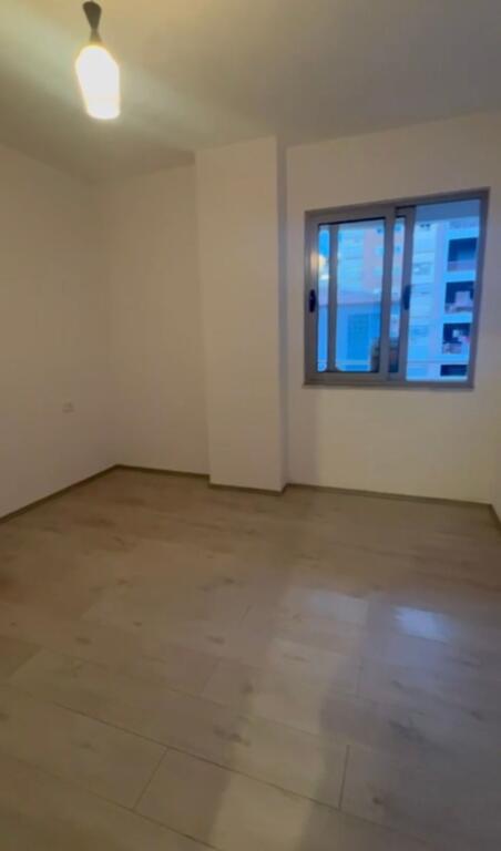 Jepet me qera apartament 1+1 astir