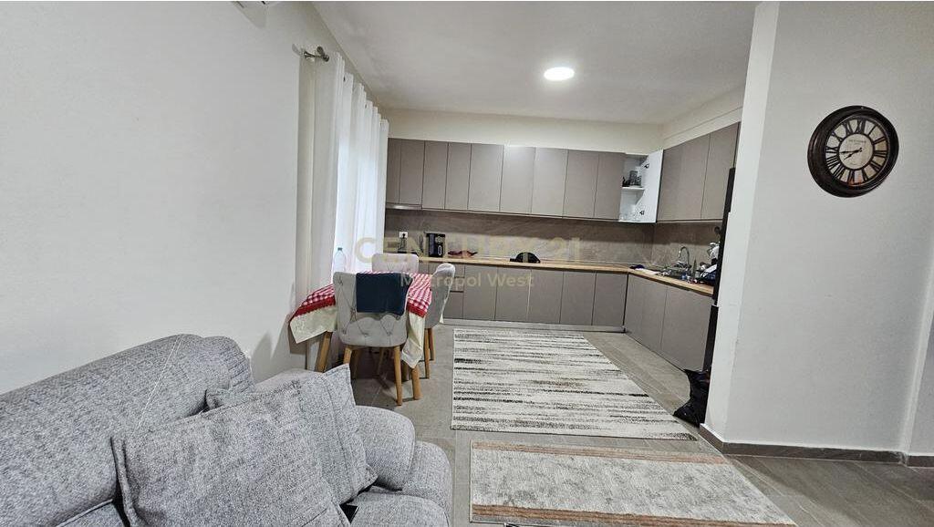 SHTEPI 2 KATESHE ME QIRA NE RRUGEN NJAZI MEKA