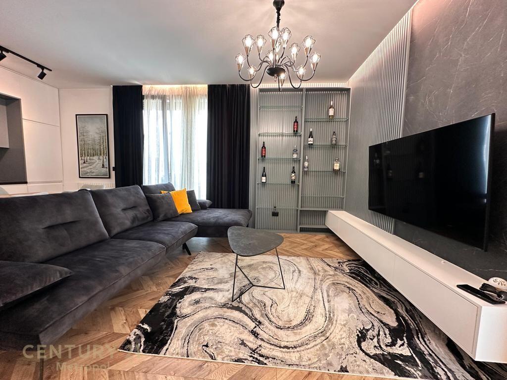 OFROJ PER QIRA APARTAMENT 2+1+2 ME POST PARKIMI PRANE TEGUT!