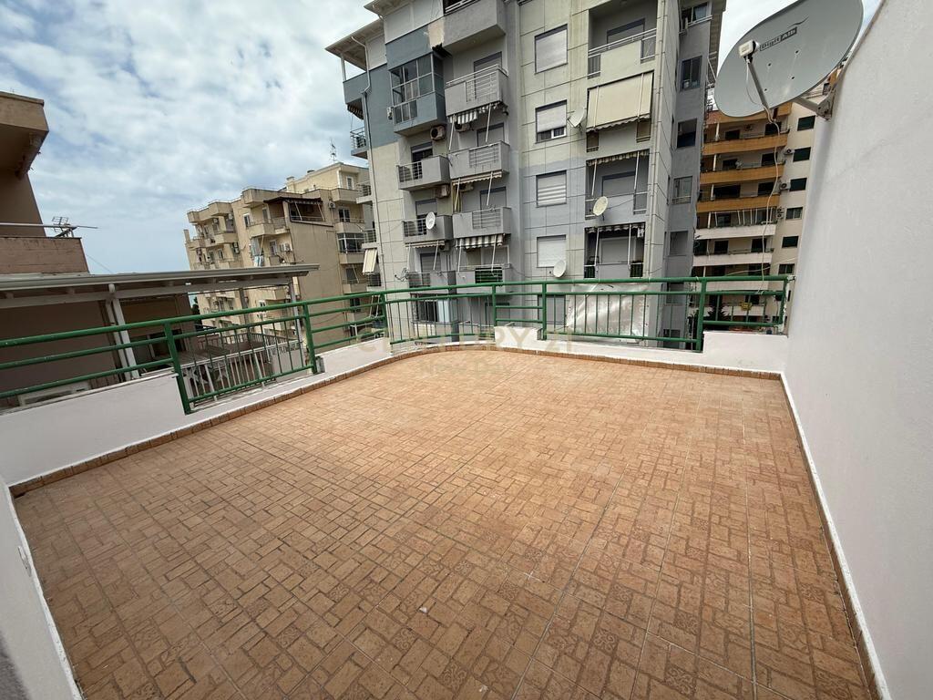 SHITET APARTAMENT 1+1+2 TEK SHKEMBI KAVAJES