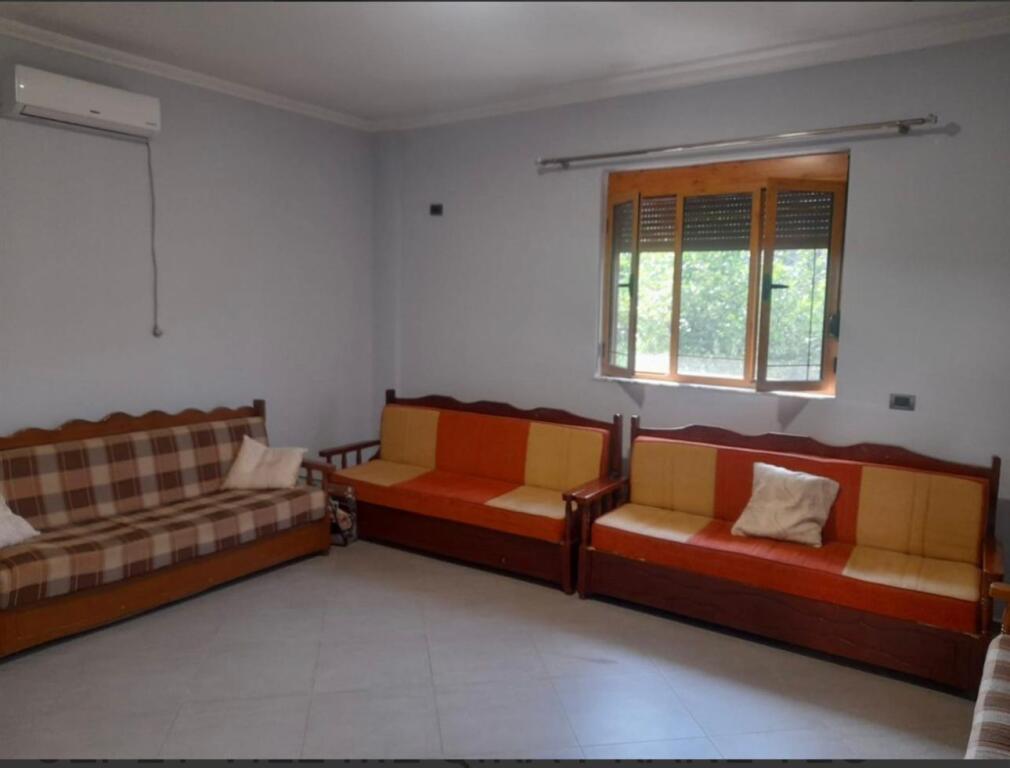 VILLA IN AFFITTO SU 3 PIANI A TEG