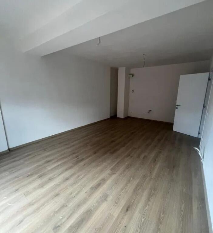 Rent | Business Premises | New Boulevard | 670 €/month
