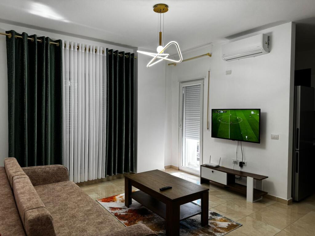 Jepet Me Qera Apartament 1+1+1 Ballkon