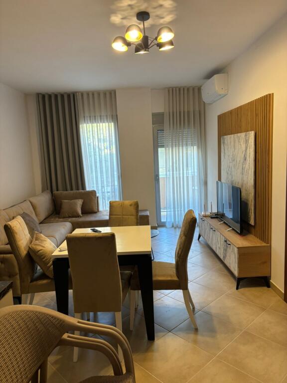 🏠 Apartament 1+1 – Për Qira | Lungo Mare, Vlorë