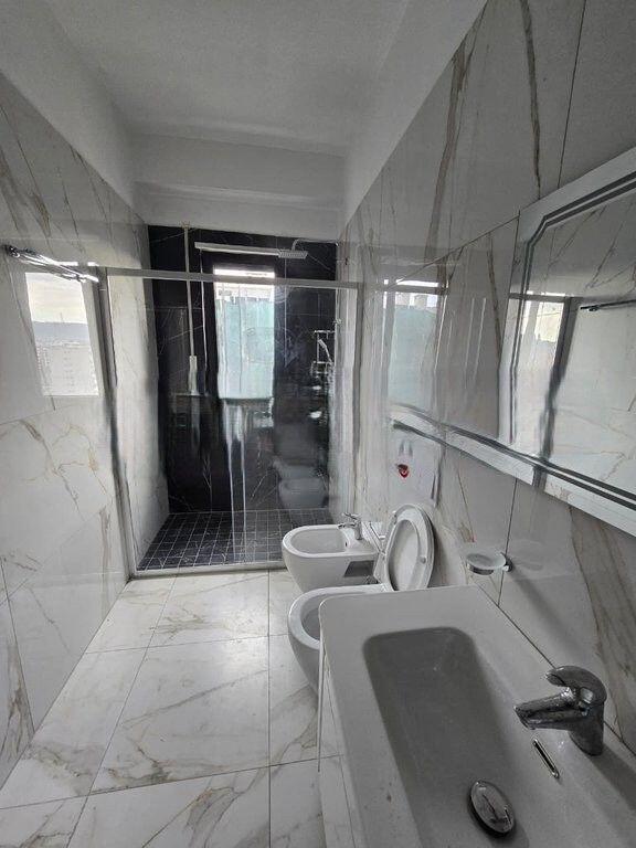 Appartamento 1+1+ 1 Posto Auto ad Astir 600 € /Mese