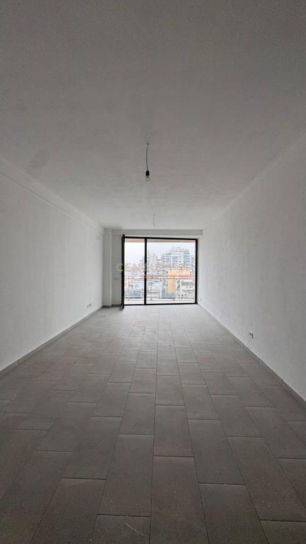 Shitet apartament 3+1+2 + post parkimi te perfshire ne cmim tek Mine Peza!