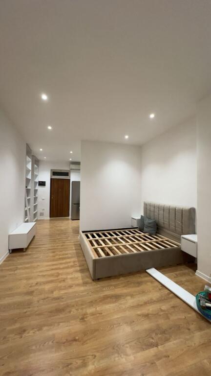 Jepet me qira Apartament Rruga e Barrikadave