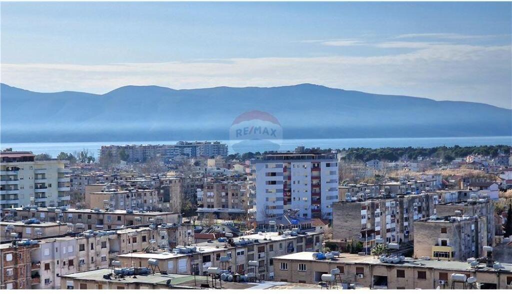 🏙️ Penthouse në Shitje – Vlorë 📍 Rruga Transballkanike, përballë ish-shkollës së Naftës